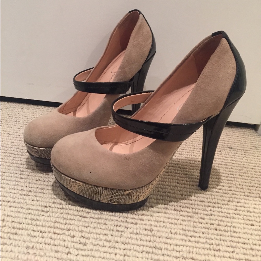 Closed toe snake print heels